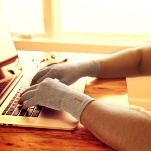 INCREDIWEAR FINGERLESS GLOVES